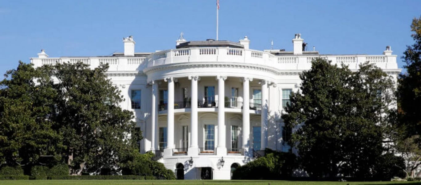 Αναστάτωση στον Λευκό Οίκο: Εργαζόμενος σε καφετέρια διπλανού κτιρίου βρέθηκε θετικός στον κορωνοϊό